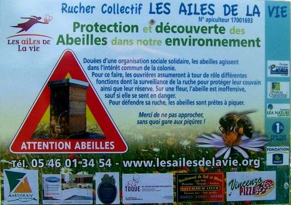 Panneau annonçant le Rucher Collectif